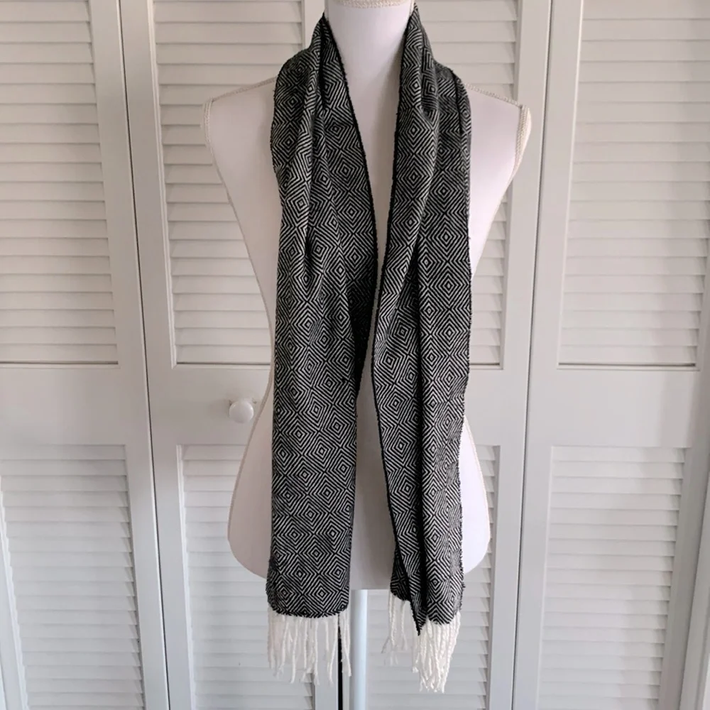 Black and White Diamond Geometric Pattern Italian Design Knit Scarf with Tassels